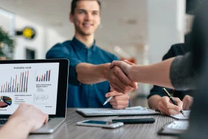 Krótko o oznaczeniu firmy i gadżetach reklamowych